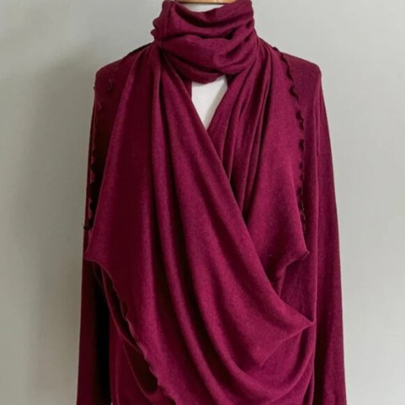 Versa Wrap by Canadian Designer in Bordeaux - Picture 2 of 5